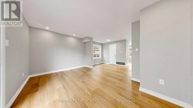 18 TIPTON CRESCENT Ajax (Central West) Ontario photo 7
