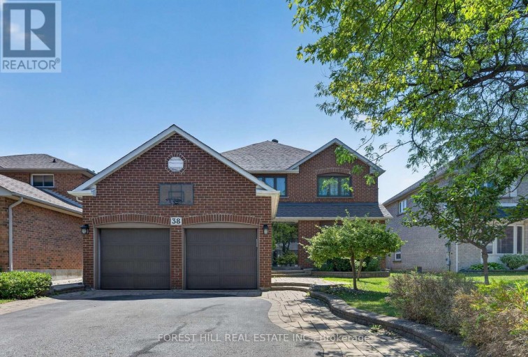 38 CRYSTAL DRIVE, Richmond Hill (Mill Pond), Ontario, L4C7Y4