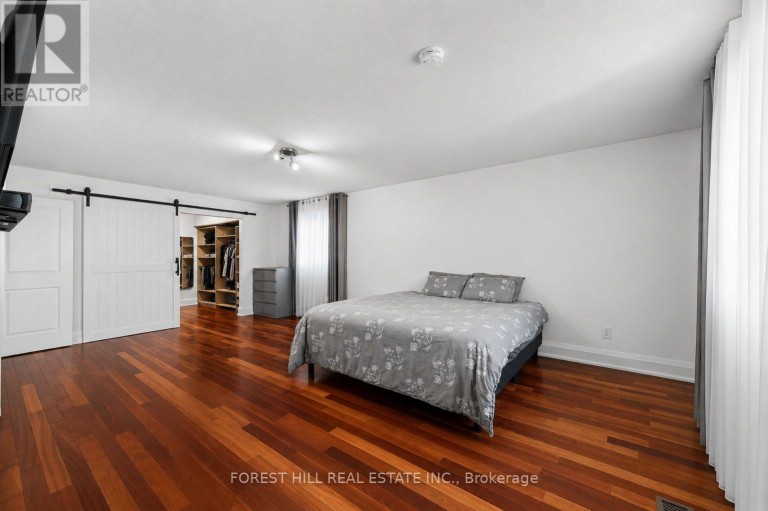 38 CRYSTAL DRIVE, Richmond Hill (Mill Pond), Ontario, L4C7Y4