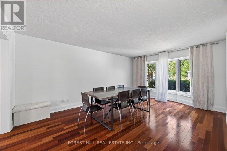 38 CRYSTAL DRIVE, Richmond Hill (Mill Pond), Ontario, L4C7Y4