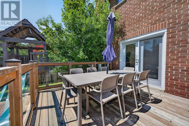 38 CRYSTAL DRIVE, Richmond Hill (Mill Pond), Ontario, L4C7Y4