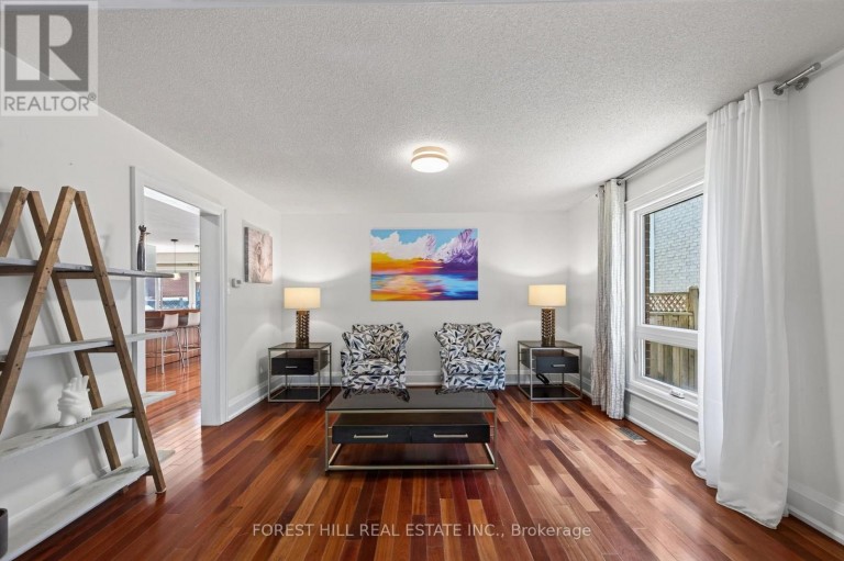 38 CRYSTAL DRIVE, Richmond Hill (Mill Pond), Ontario, L4C7Y4