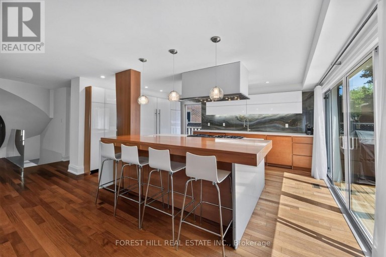 38 CRYSTAL DRIVE, Richmond Hill (Mill Pond), Ontario, L4C7Y4