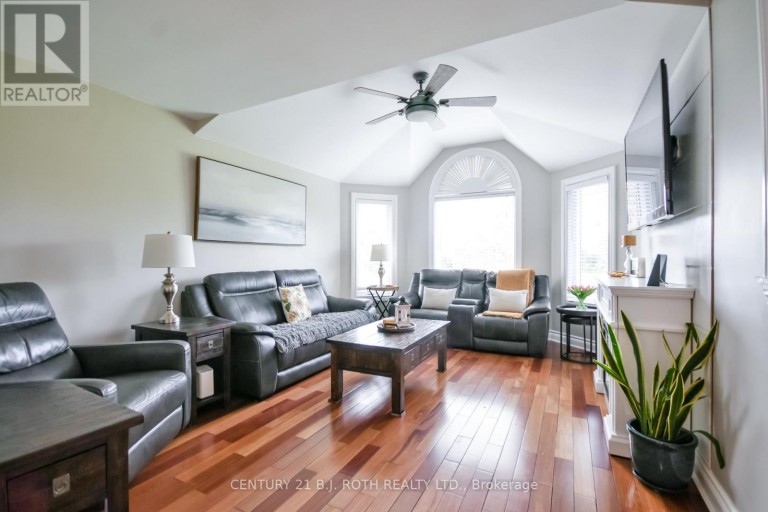 7 ORSI DRIVE, Oro-Medonte, Ontario, L3V7Z7