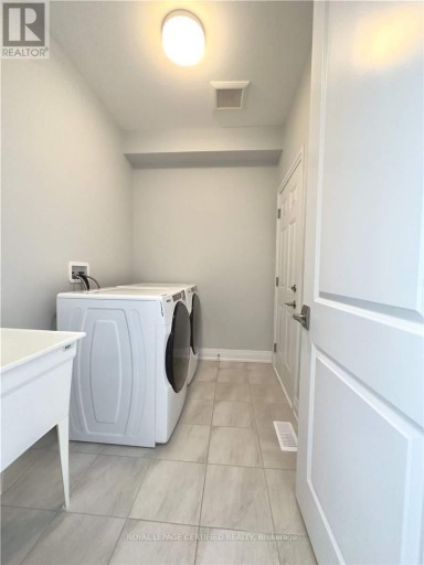 30 PERIWINKLE ROAD, Springwater (Midhurst), Ontario, L9X2C8