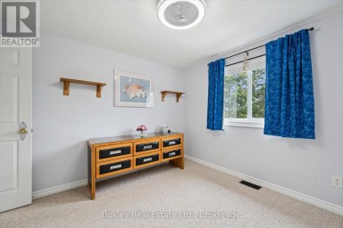 292 MILLBURN BOULEVARD Centre Wellington (Fergus) Ontario photo 27