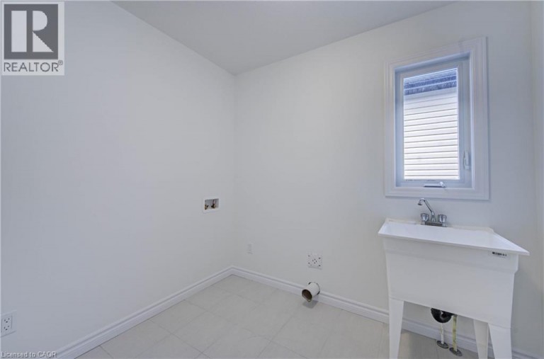 10 MUNN Crescent, Paris, Ontario, N3L0N3