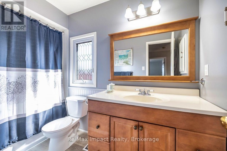 122 WRIGHT CRESCENT, Ajax (Central), Ontario, L1S6X7