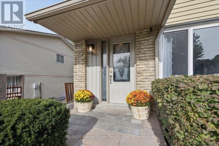 748 HILLCROFT STREET, Oshawa (Eastdale), Ontario, L1G7H6