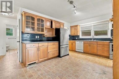 31 FIRST AVENUE Quinte West (Trenton Ward) Ontario photo 10