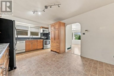 31 FIRST AVENUE Quinte West (Trenton Ward) Ontario photo 20