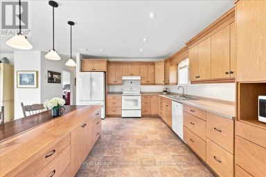 254 AIRPORT ROAD Quinte West (Sidney Ward) Ontario photo 11