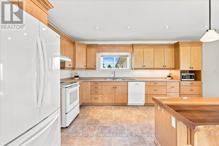 254 AIRPORT ROAD, Quinte West (Sidney Ward), Ontario, K0K3E0
