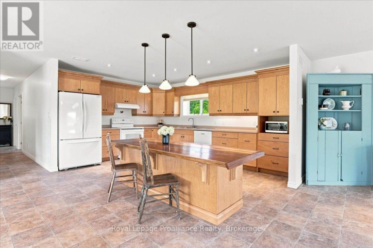 254 AIRPORT ROAD, Quinte West (Sidney Ward), Ontario, K0K3E0
