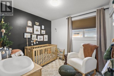 38 STROUD CRESCENT London South (South X) Ontario photo 13