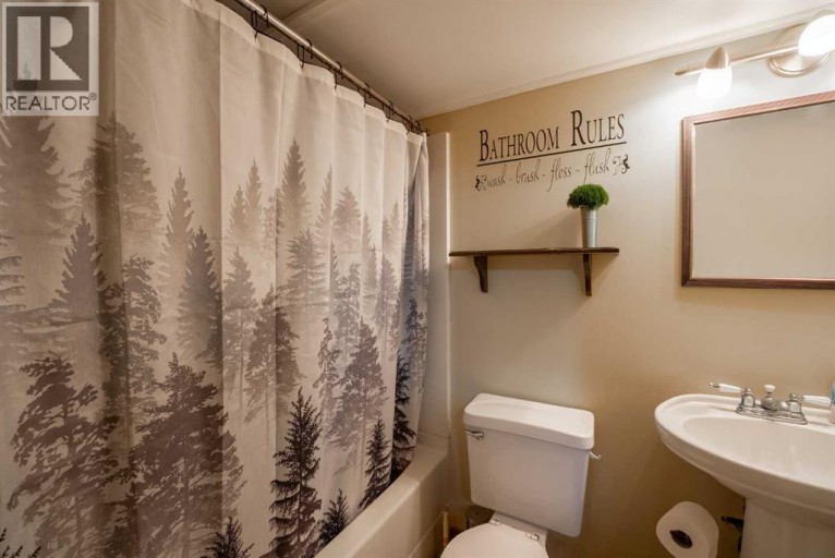 43 Ash Street W, Brooks, Alberta, T1R0A6
