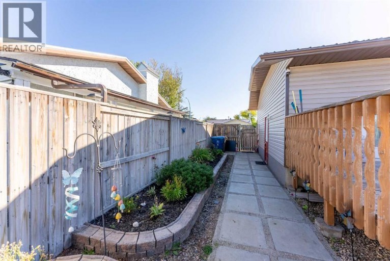 43 Ash Street W, Brooks, Alberta, T1R0A6