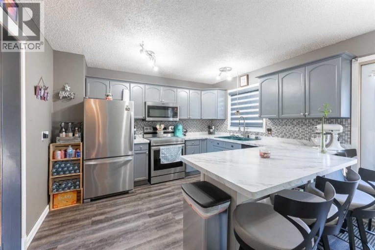 43 Ash Street W, Brooks, Alberta, T1R0A6
