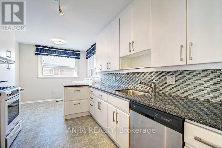 UPPER - 80 ALAMOSA DRIVE, Toronto (Bayview Village), Ontario, M2J2N9