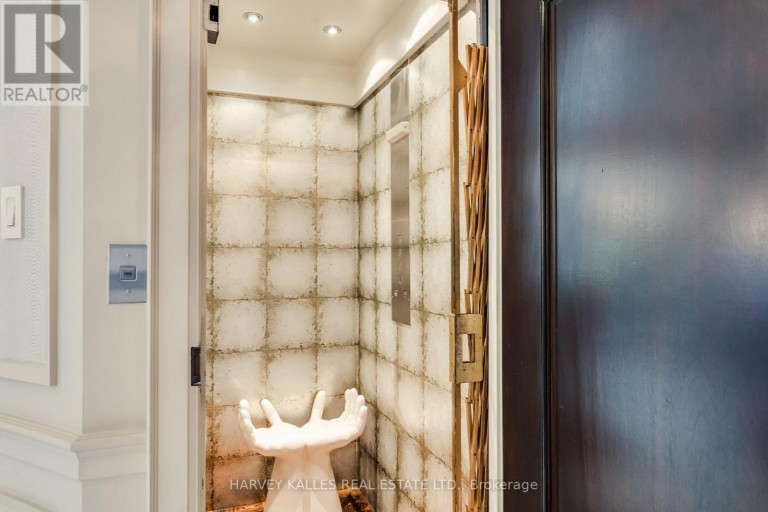 92 SOUTH DRIVE, Toronto (Rosedale-Moore Park), Ontario, M4W1R6