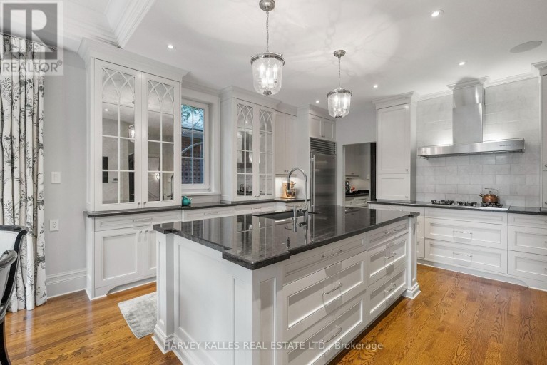 92 SOUTH DRIVE, Toronto (Rosedale-Moore Park), Ontario, M4W1R6
