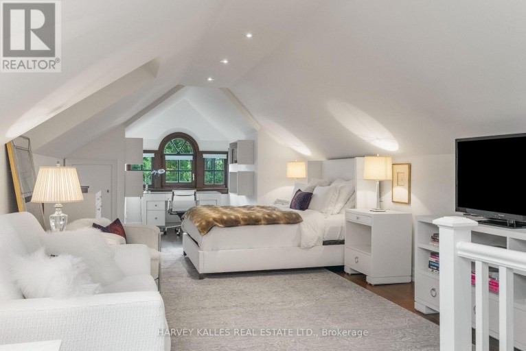 92 SOUTH DRIVE, Toronto (Rosedale-Moore Park), Ontario, M4W1R6