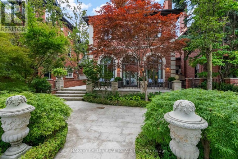 92 SOUTH DRIVE, Toronto (Rosedale-Moore Park), Ontario, M4W1R6
