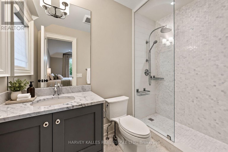 40 SULTANA AVENUE, Toronto (Englemount-Lawrence), Ontario, M6A1T1