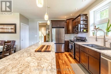 314 PRINCESS STREET Georgian Bluffs Ontario photo 8