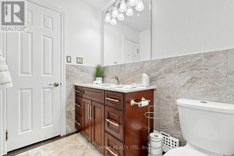 96B LAUREL AVENUE, Toronto (Kennedy Park), Ontario, M1K3J9