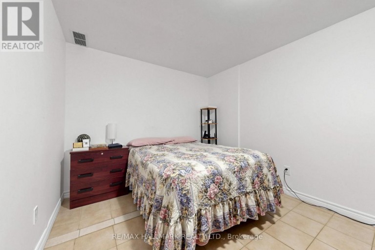 96B LAUREL AVENUE, Toronto (Kennedy Park), Ontario, M1K3J9