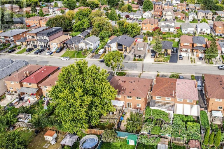96B LAUREL AVENUE, Toronto (Kennedy Park), Ontario, M1K3J9
