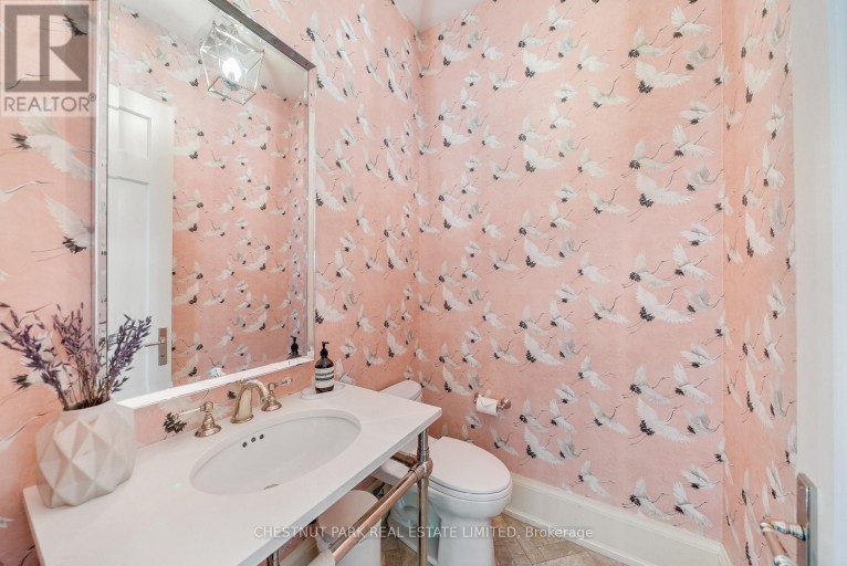 56 PINE CRESCENT, Toronto (The Beaches), Ontario, M2E1L4