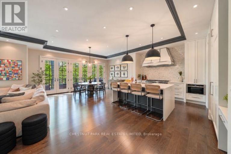 56 PINE CRESCENT, Toronto (The Beaches), Ontario, M2E1L4