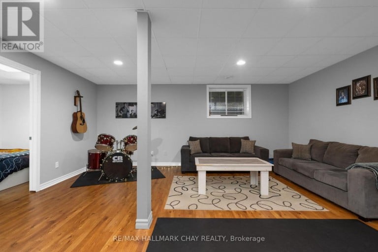 222 WESSENGER DRIVE, Barrie (Holly), Ontario, L4N8R4