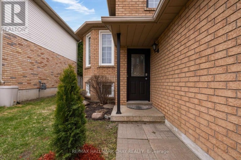 222 WESSENGER DRIVE, Barrie (Holly), Ontario, L4N8R4