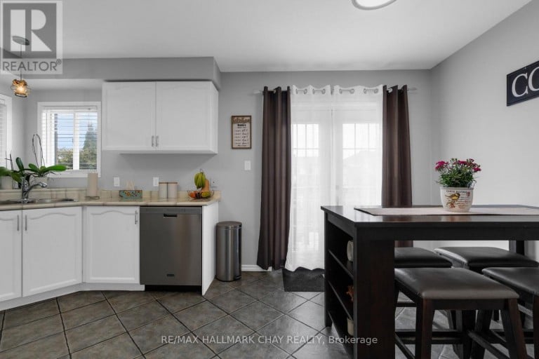 222 WESSENGER DRIVE, Barrie (Holly), Ontario, L4N8R4