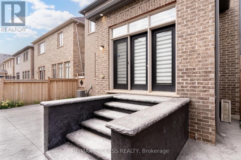 62 THRESHING MILL BOULEVARD, Oakville (GO Glenorchy), Ontario, L6H7C5