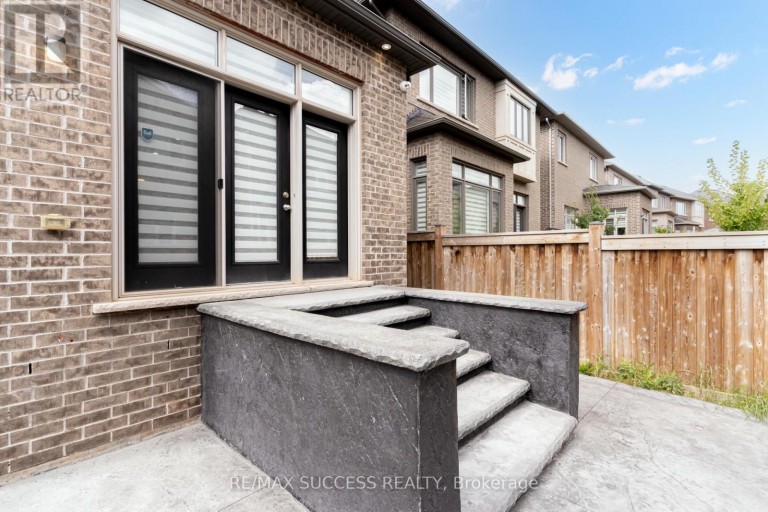 62 THRESHING MILL BOULEVARD, Oakville (GO Glenorchy), Ontario, L6H7C5
