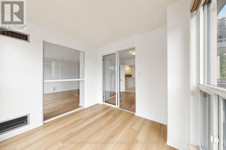 303 - 18 HOLLYWOOD AVENUE, Toronto (Willowdale East), Ontario, M2N6P5