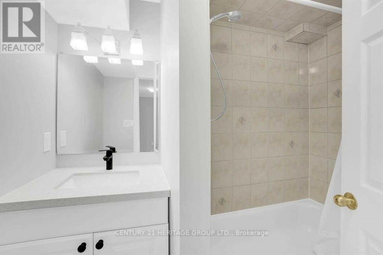 521 HEDDLE CRESCENT, Newmarket (Stonehaven-Wyndham), Ontario, L3X2J4