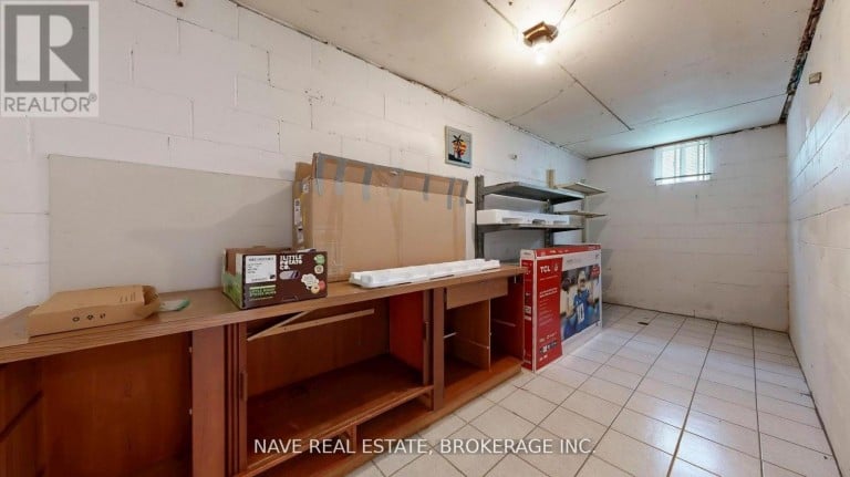9747 BATHURST STREET, Richmond Hill (North Richvale), Ontario, L4C3X5