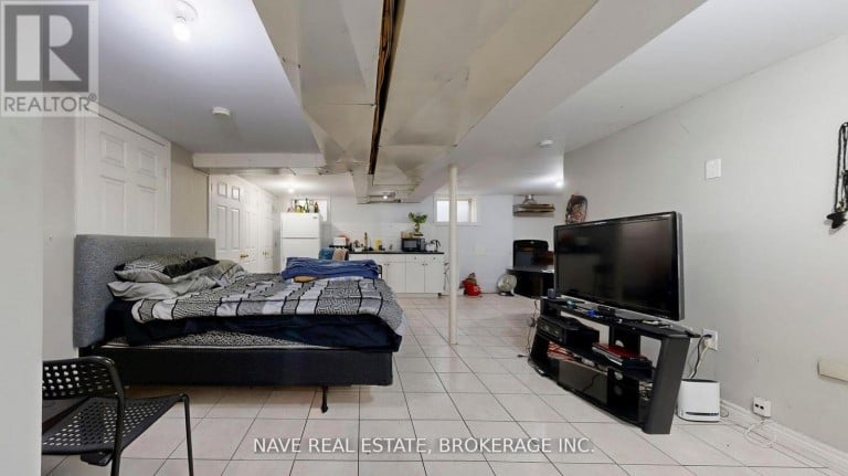 9747 BATHURST STREET, Richmond Hill (North Richvale), Ontario, L4C3X5