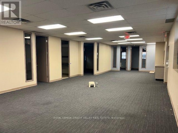 32 QUEEN STREET W, Brampton (Downtown Brampton), Ontario, L6X1A1