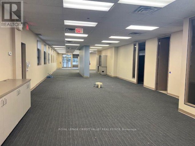 32 QUEEN STREET W, Brampton (Downtown Brampton), Ontario, L6X1A1