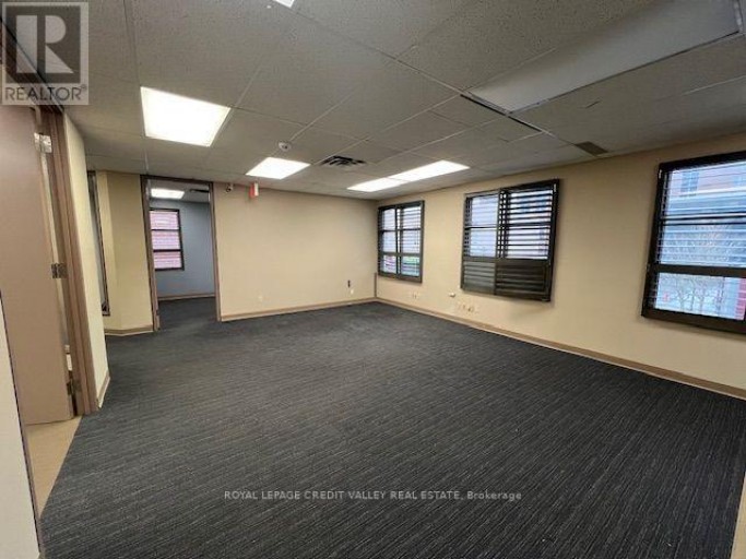32 QUEEN STREET W, Brampton (Downtown Brampton), Ontario, L6X1A1