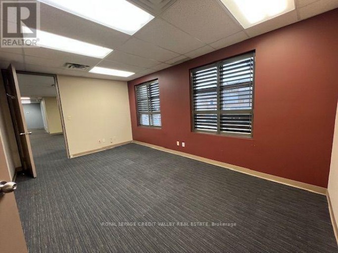 32 QUEEN STREET W, Brampton (Downtown Brampton), Ontario, L6X1A1