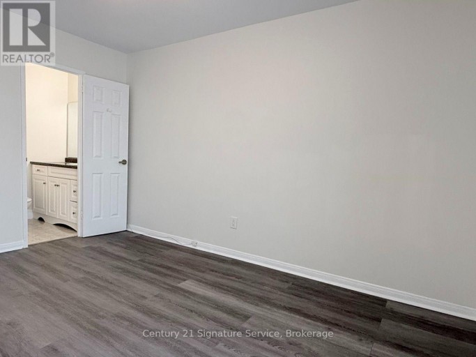 1107 - 3025 FREDERICA DRIVE, Mississauga (Applewood), Ontario, L4Y3A1