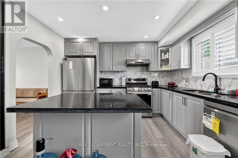 RIGHT SIDE - 685717 HWY 2, Woodstock (Woodstock - North), Ontario, N4S7V9