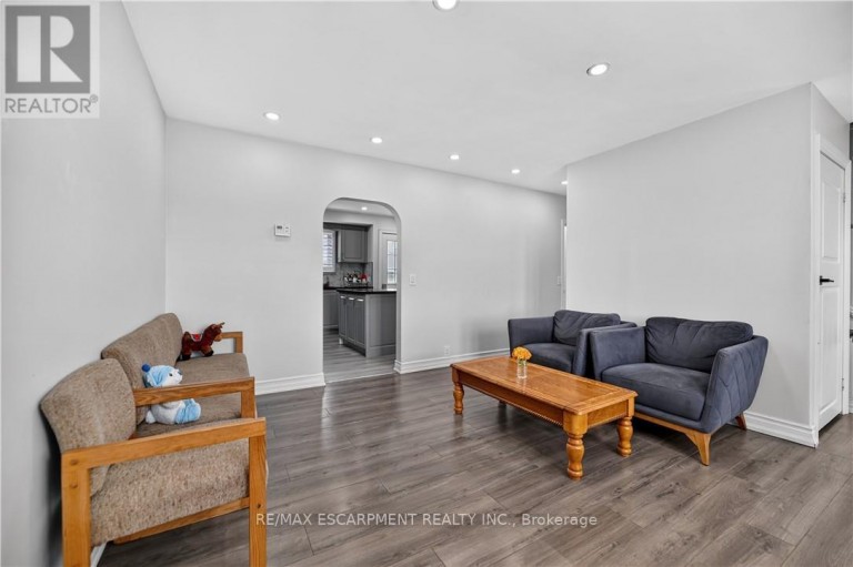 RIGHT SIDE - 685717 HWY 2, Woodstock (Woodstock - North), Ontario, N4S7V9